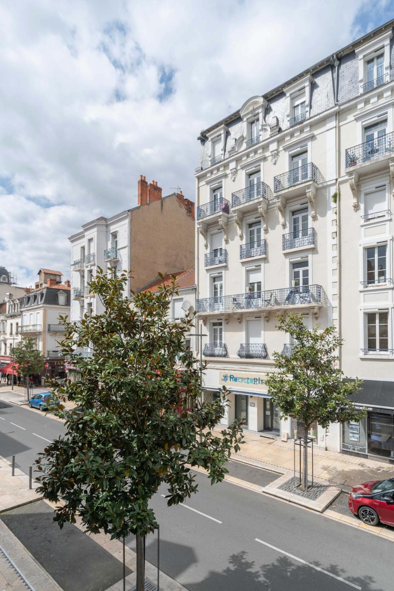 Le Lasteyras - Appartement Charmant En Centre Ville Vichy Kültér fotó